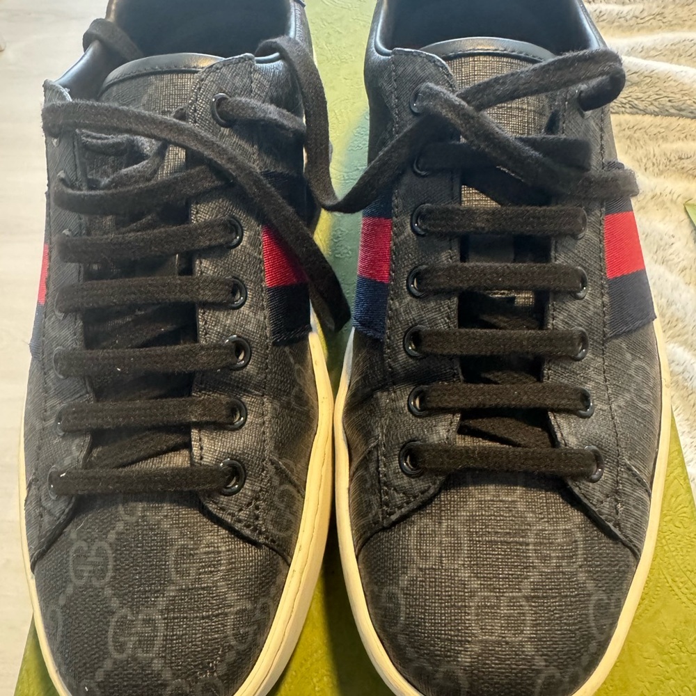 Gucci Men's Gray Sneakers with Red and Blue Accents
